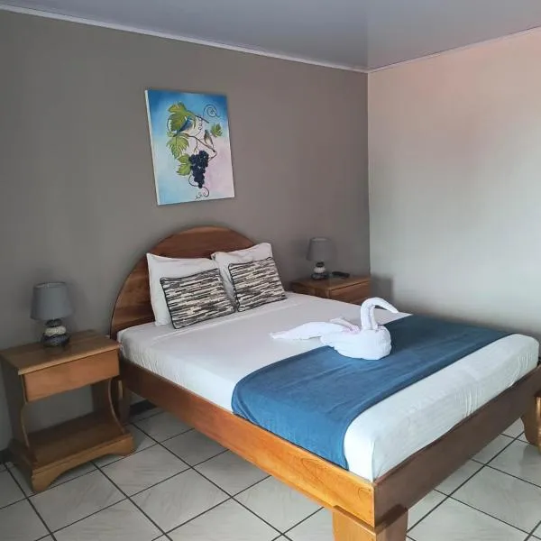 Hotel La Vid La Fortuna, hotel v destinaci Fortuna