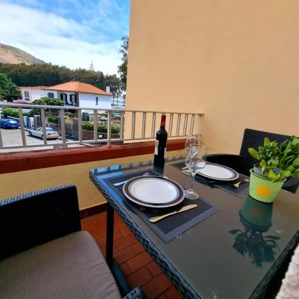 Ribeirinho Apartment - Machico Beach, hotel in Machico