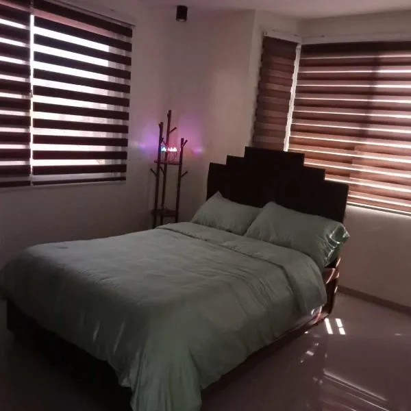 Dhadi Doodz Travellers Inn, hotel v destinaci San Agustin