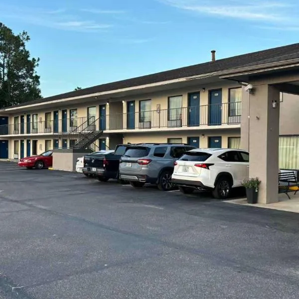Motel 6-Macclenny, FL, готель у місті Macclenny
