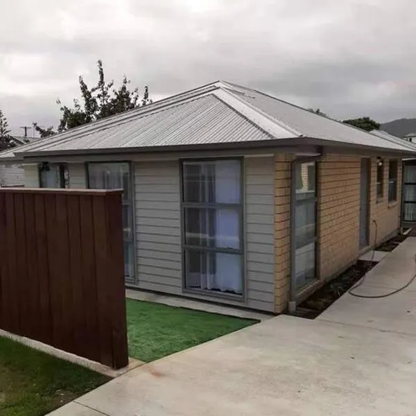 Entire house - Brand New 2 Bedroom house, khách sạn ở Lower Hutt