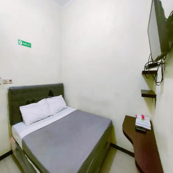Djati Homestay Redpartner near Gor Djarum Kudus, hotel in Kudus