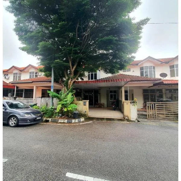 Homestay Pohon Rendang、バリック・プラウのホテル