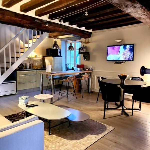 Petit Chalet romantique en normandie, hotel v destinaci Le Pin-au-Haras