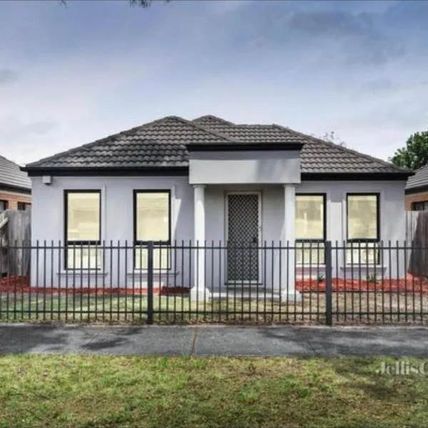 The Lakes Homestead - Shared House, hotel v mestu Mill Park