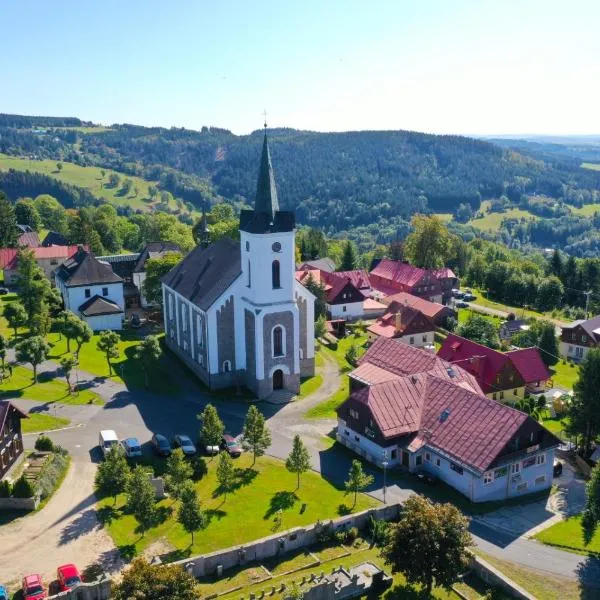 Chata u kostela, hotel v destinaci Kořenov