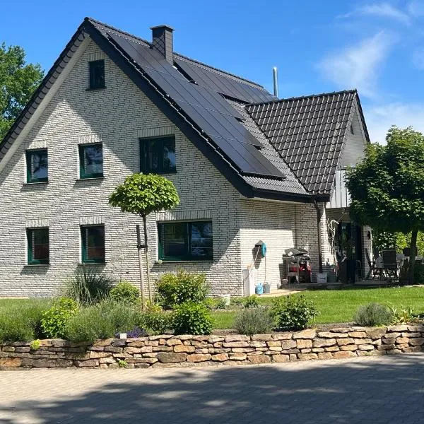 Landhaus Upn Wall mit Ponyreiten und Kutschfahrten, Hotel in Mettingen