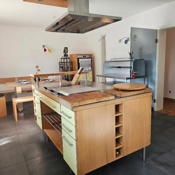 Residence Moai - Gardenview - Business Travel - kostenloser Parkplatz, WLAN, Waschtrockner, Smart TV, Qbo ESSENTIAL, ergonomischer Schreibtisch: Erlangen şehrinde bir otel