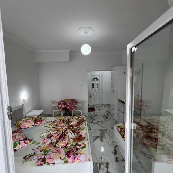 Guesthouse NA, hotel in Durrës
