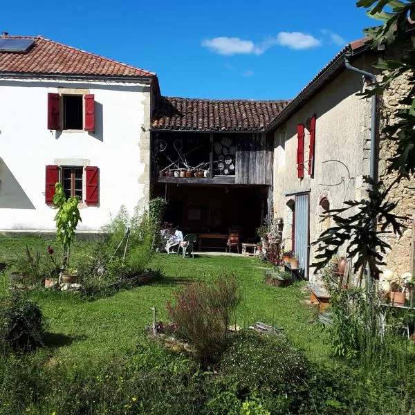 Clèdes – hotel w mieście Clèdes