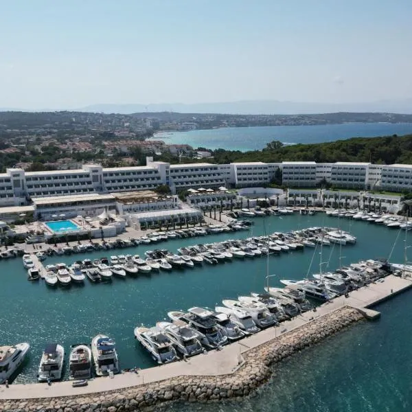 Altin Yunus Hotel & SPA - Çeşme, hotel v destinaci Cesme