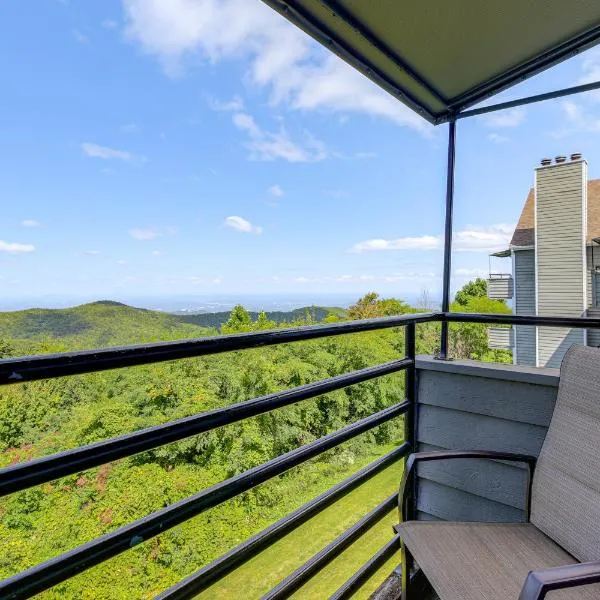 2 Mi to Ober Mountain: Gatlinburg Condo w/ Balcony，加特林堡的飯店