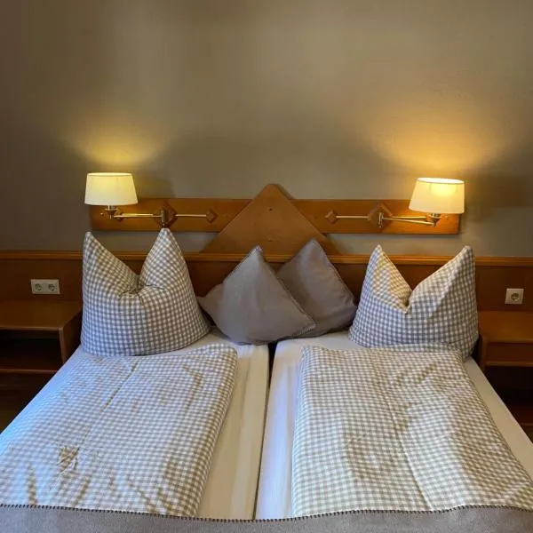 Gasthof Oberer Wirt Biburg, hotel v destinaci Alling