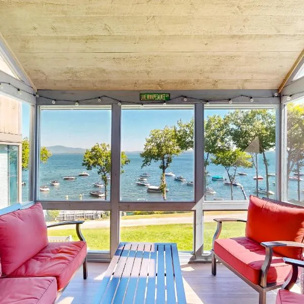 Lakefront At Winnipesaukee، فندق في غيلفورد