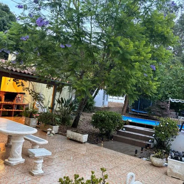 mountain's house, hotel in Agadão