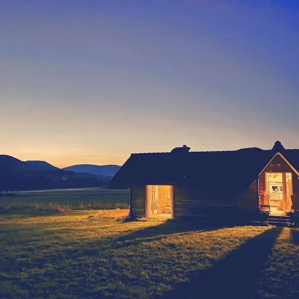 Polanka Beskid Niski cute cabin with spectacular views, hotel v destinaci Hańczowa