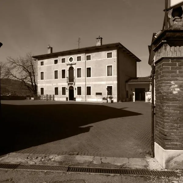 Albergo Ristorante Giulietta e Romeo, hotell i Torri di Confine