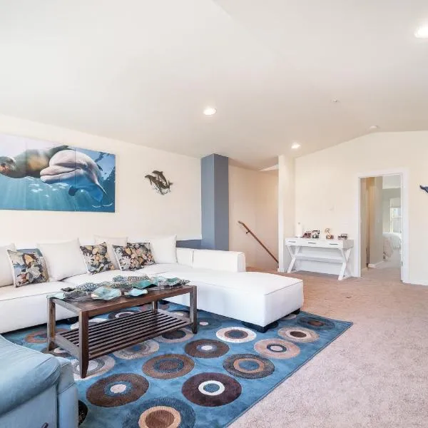 Newly Remodeled Family Friendly Ocean View - Oceanic Mirage, hotel v destinaci Newport