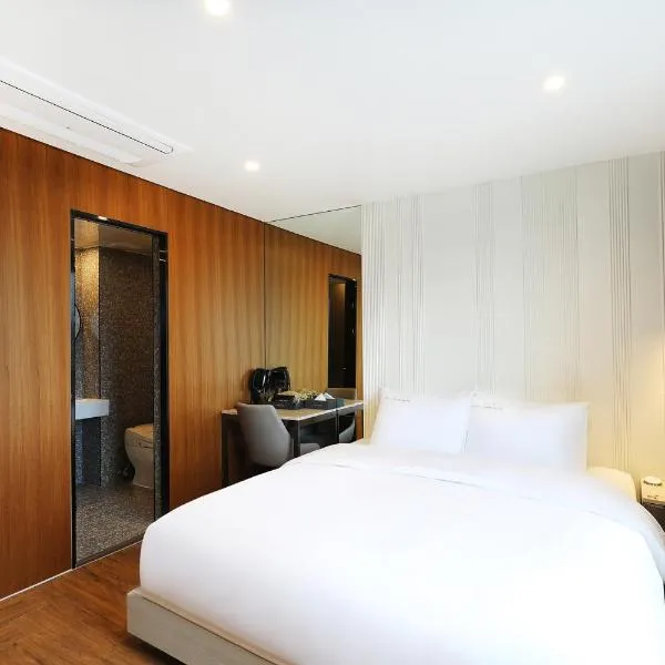 Hotel The One, hotel v destinácii Gangneung