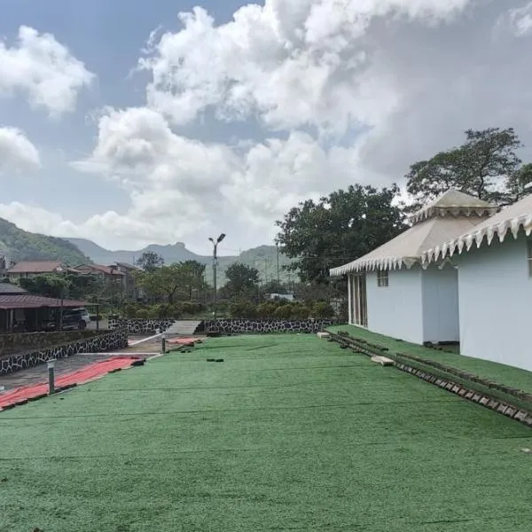 The Purple County Resort, hotel v destinaci Lonavala