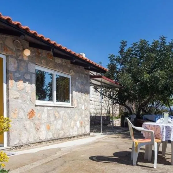 Guest House Simunovic - Studio Apartment with Terrace, hotel u gradu Šipanska Luka