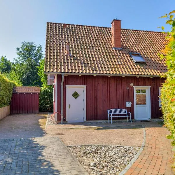 Küstenhaus mit eigener Sauna und Kamin ca 400 vom Ostseestrand – hotel w Koserowie