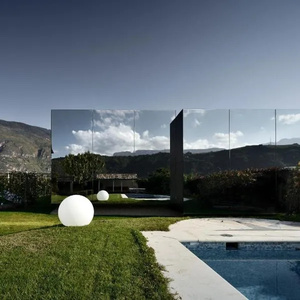Mirror Houses, hotel v destinaci Bolzano
