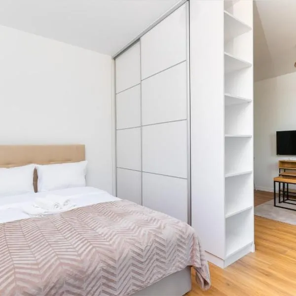 Krzyki में, होटल Park Skowroni Cosy Apartment by BookingHost