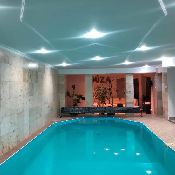 Meduza Wellness Spa s ubytovaním, hótel í Hlohovec