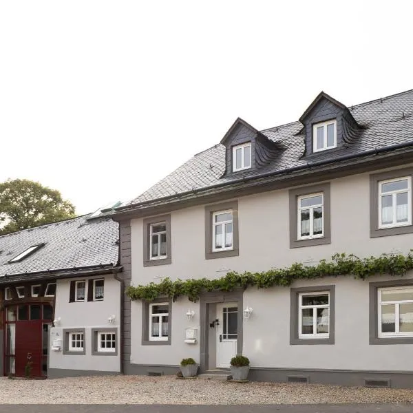 Ferienhaus Zur alten Linde, hotel v destinaci Schmißberg