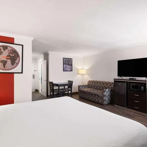 Ramada by Wyndham San Diego Poway Miramar, hotel v destinaci Poway