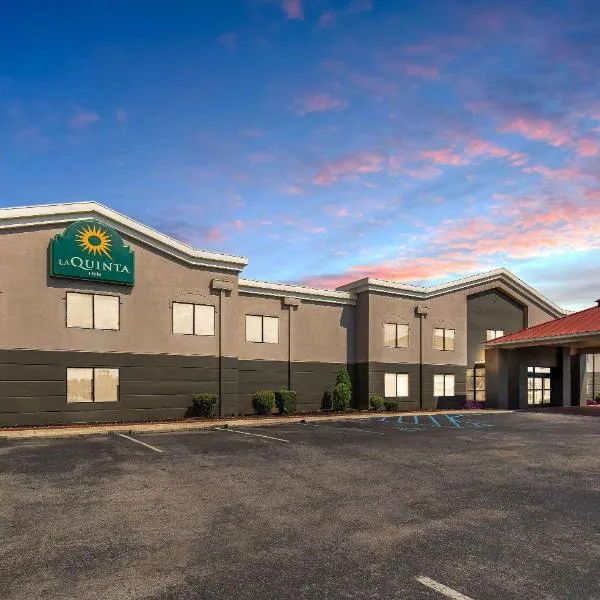 La Quinta Inn by Wyndham Decatur Alabama, hotel v destinaci Decatur