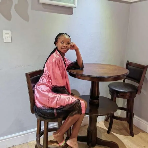 Tara's Terrace Guest House, hotel in King Williamʼs Town