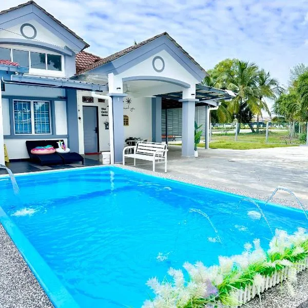 The Cozy Home with container house 5BR 20pax, hotel in Kampong Jelutong