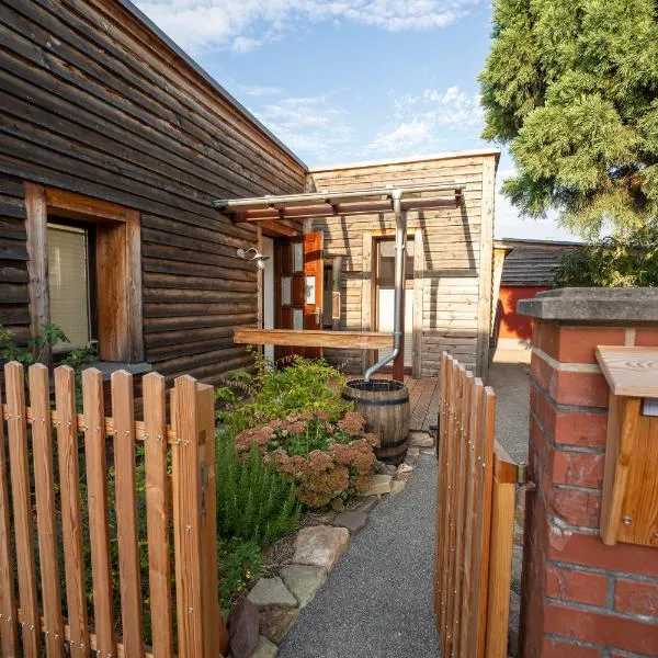 Haus unterm Mammutbaum - Elberadweg，位于马格德堡的酒店