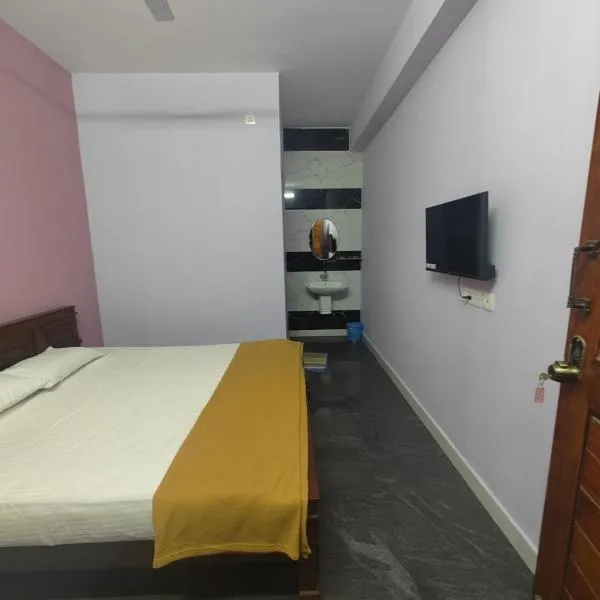 JP Residency, near to Isha, Adhiyogi & Karunya, hotel v destinaci Alāndurai
