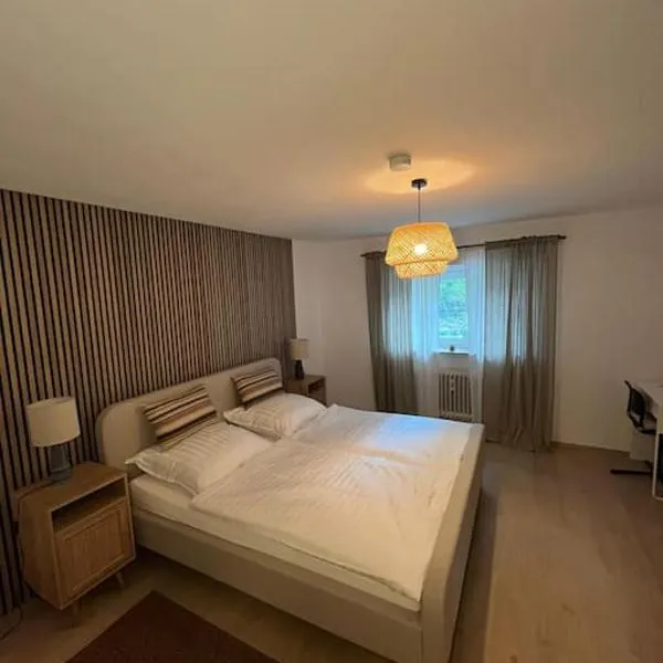 Schöne Wohnung Rheinstetten Forchheim Nähe MesseKA, hotel in Rheinstetten