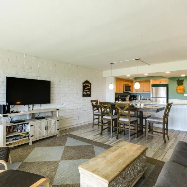 Direct Beach Access: Sunny Port Aransas Condo, hotel a Port Aransas