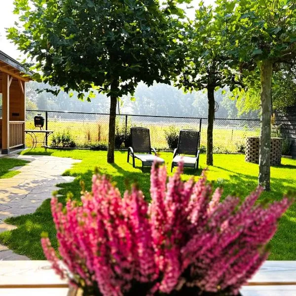 "Huisje op de Veluwe" met privé Jacuzzi en Bar!, hotel v destinaci Ermelo