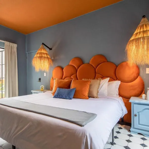 HOLT Art Deco Retreat in Vibrant 3 Bedroom Villa, hôtel à San Miguel de Allende
