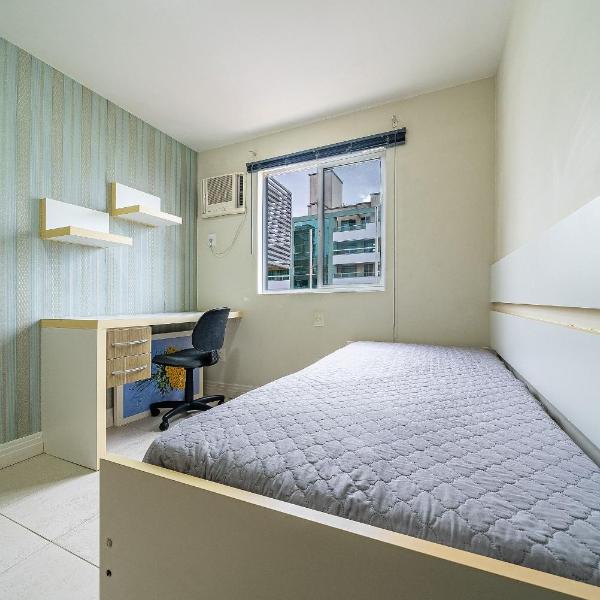 160 - Apartamento em Bombas com 3 dormitórios - Foto 2