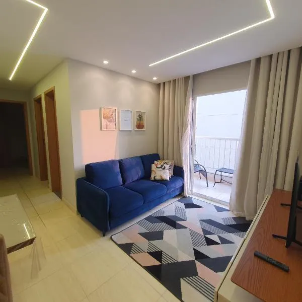 Apartamento centro de São Pedro da aldeia ao lado do comércio e a 500 metros da orla da lagoa, hotel in São Pedro da Aldeia