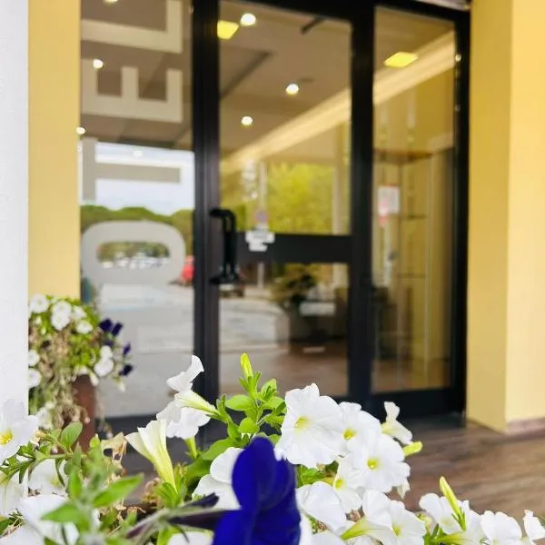 Hotel Benaco Mavras, hotel di Peschiera del Garda