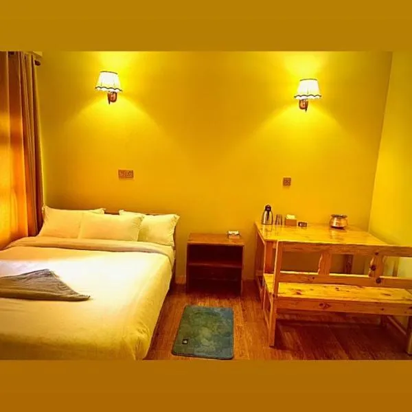 Hotel Trekkers Sanctuary Ghandruk, hotel in Astam