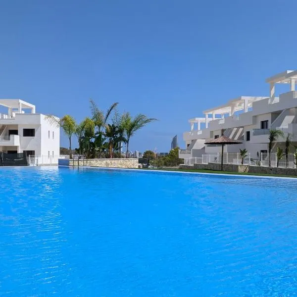 SUNNY HILLS rooftop apartment, hotel i Finestrat