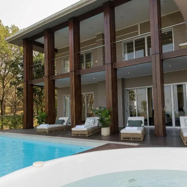 Luxury Villa Umdoni - Eden Rock Luxury Estate, Pennington, hotel in Pennington