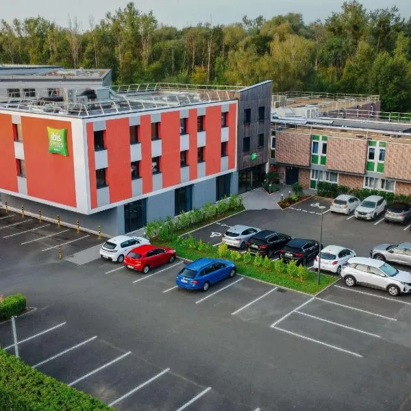 ibis Styles Evry Lisses – hotel w mieście Courcouronnes