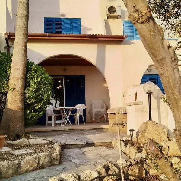 Holiday House in Paphos Tomb of the Kings, hotel in Paphos