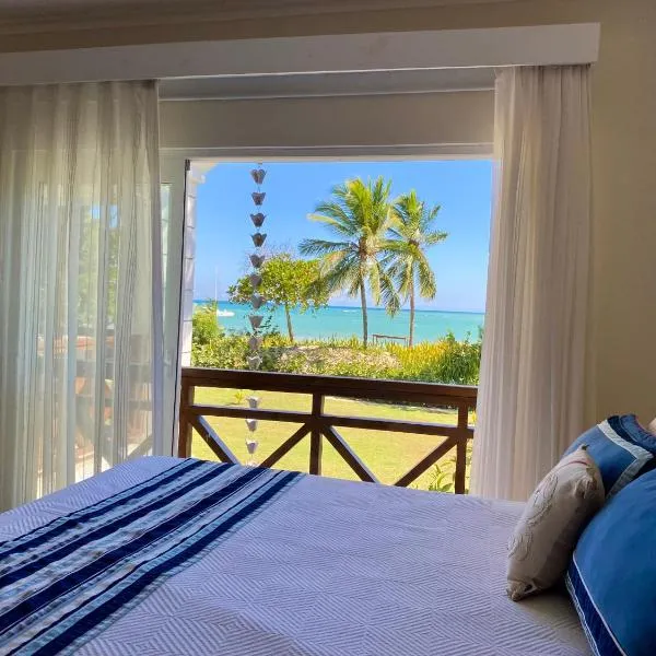 Blue View Beachfront Apartment with Ocean View, hotell i Cantabria