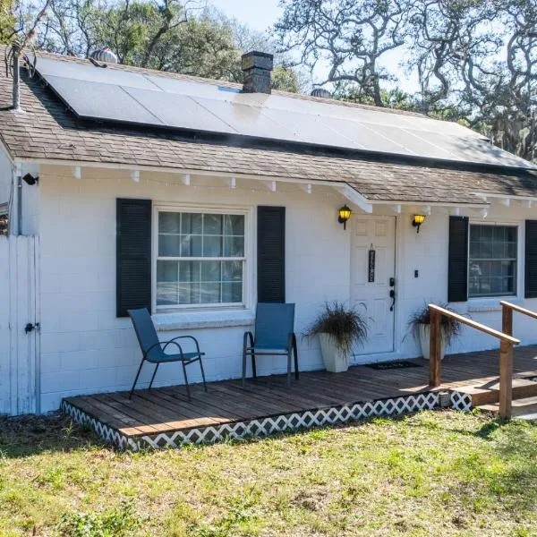 Cozy Home near Busch Gardens Adventure Island and USF, hotel in Tampa